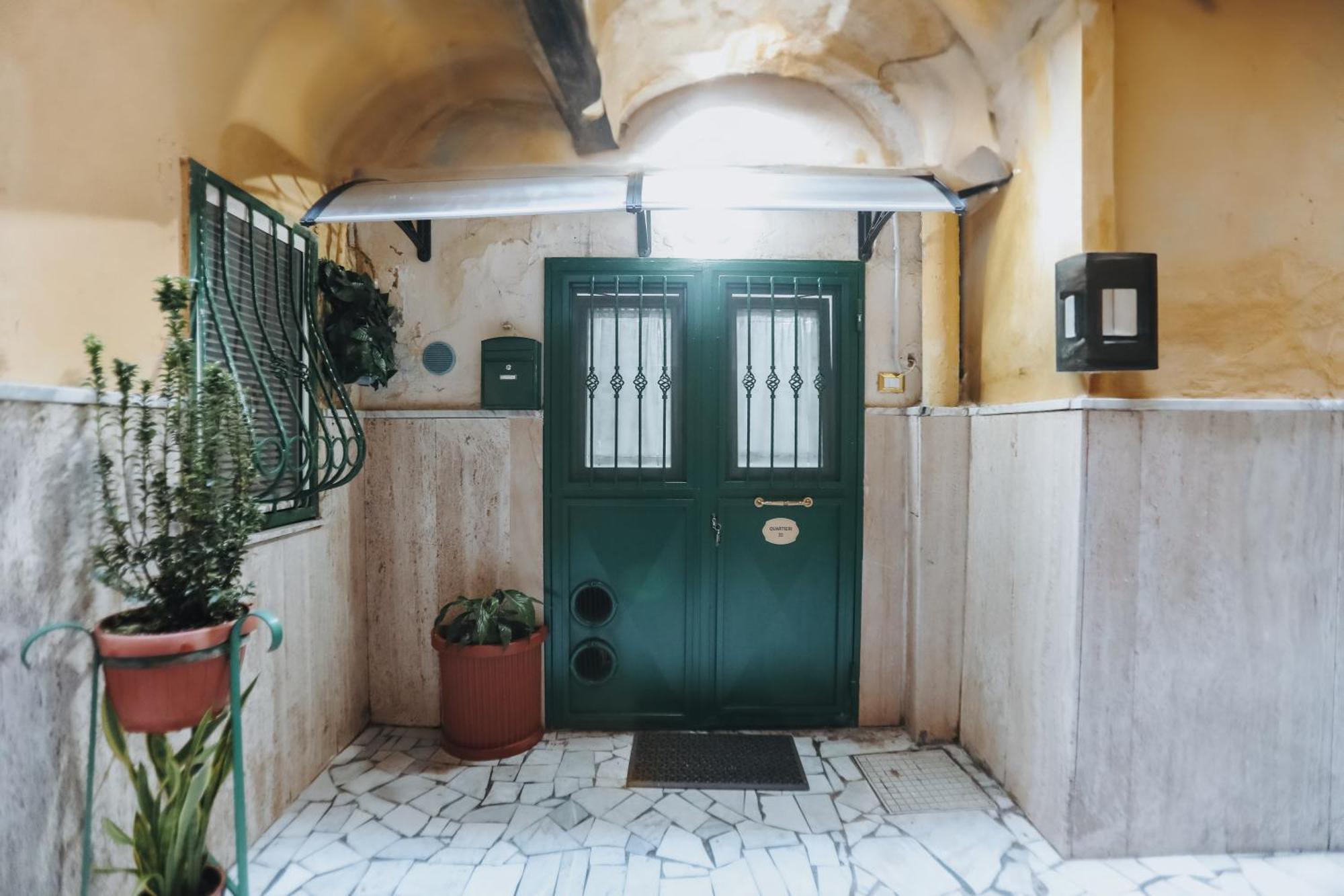 Bnb Quartieri 33 Naples Exterior photo